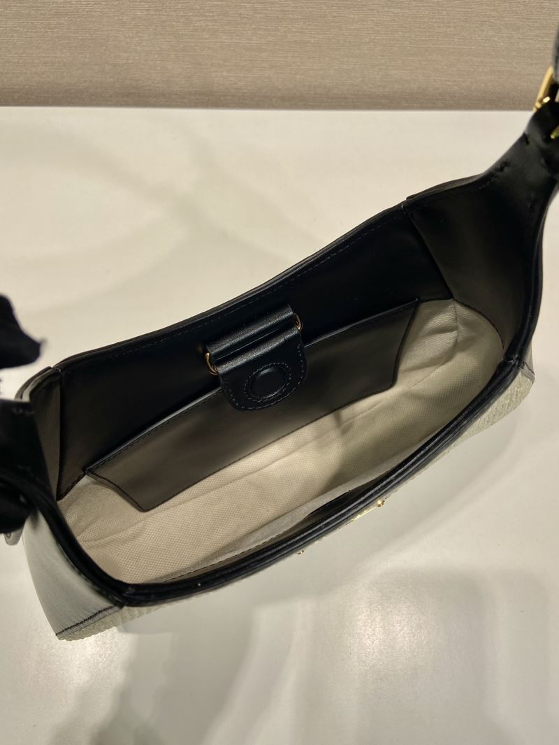 Pra*a cleo bags